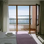 Apartment Rich Collective *