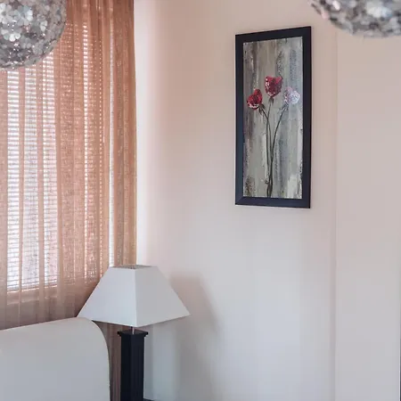 Rich Collective Apartment *